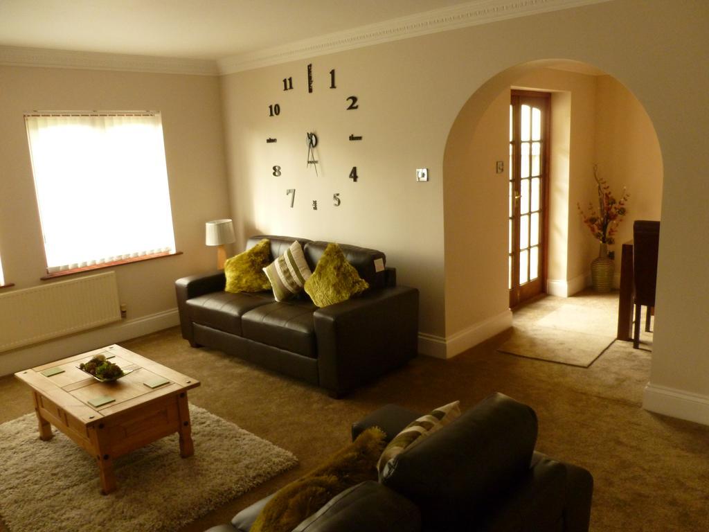 Stonecrest Villa Kilgetty Bagian luar foto