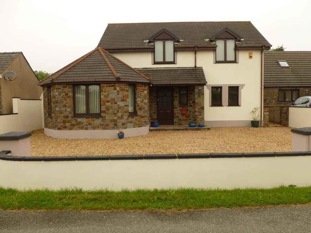 Stonecrest Villa Kilgetty Bagian luar foto